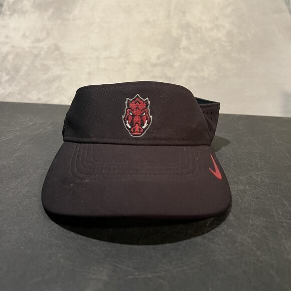 Arkansas Razorbacks Hat Visor NCAA Football Mens Black Red Nike Dri-FIT - Picture 1 of 9